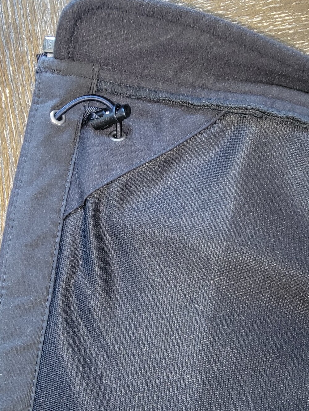 The North Face Black Men's Softshell Vest with Zip Pockets - Picture 4 of 5